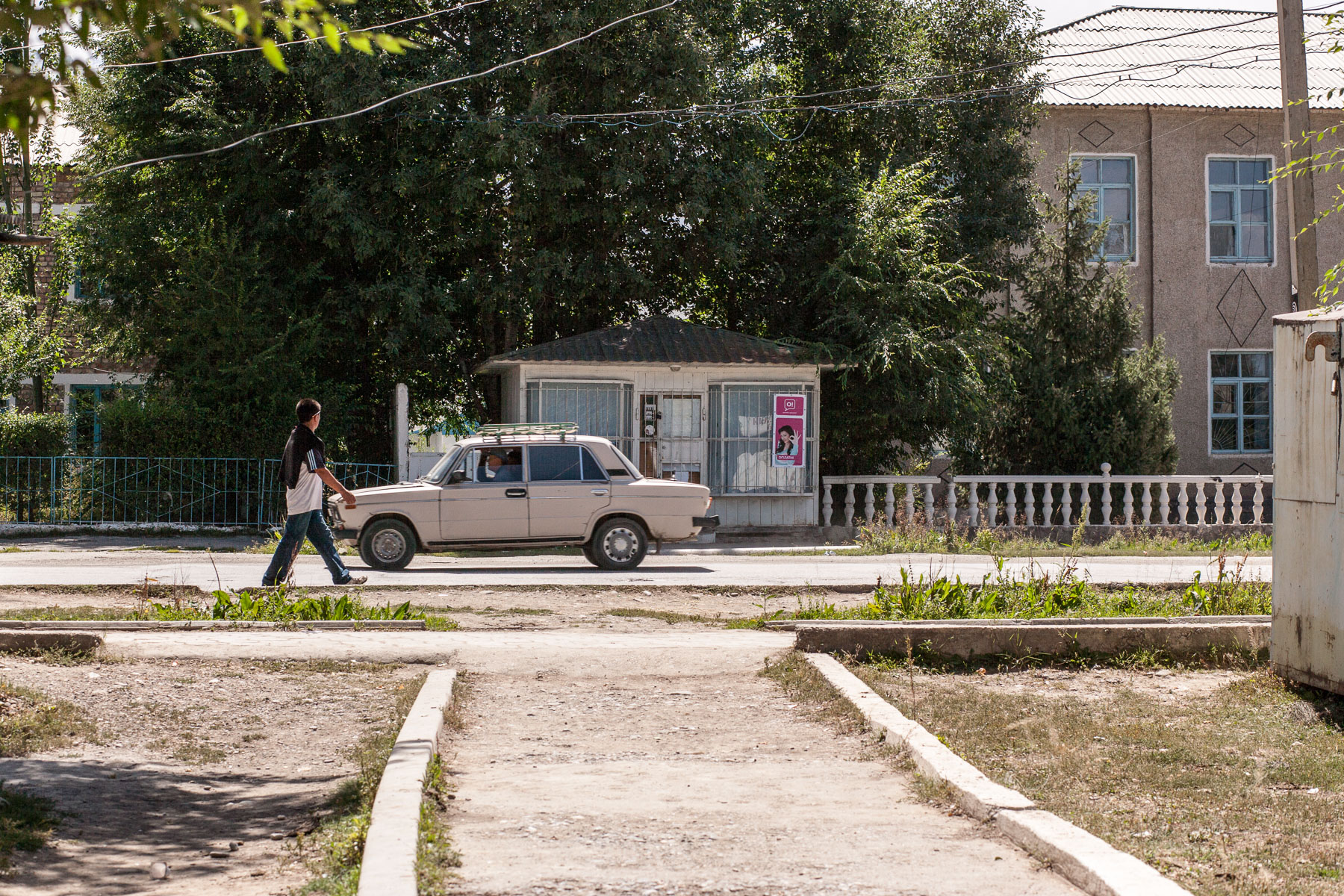 hyperfocale-daniel-fine-fenetre-rue-105.jpg At-Bashi - Kirghizistan fenetrerue