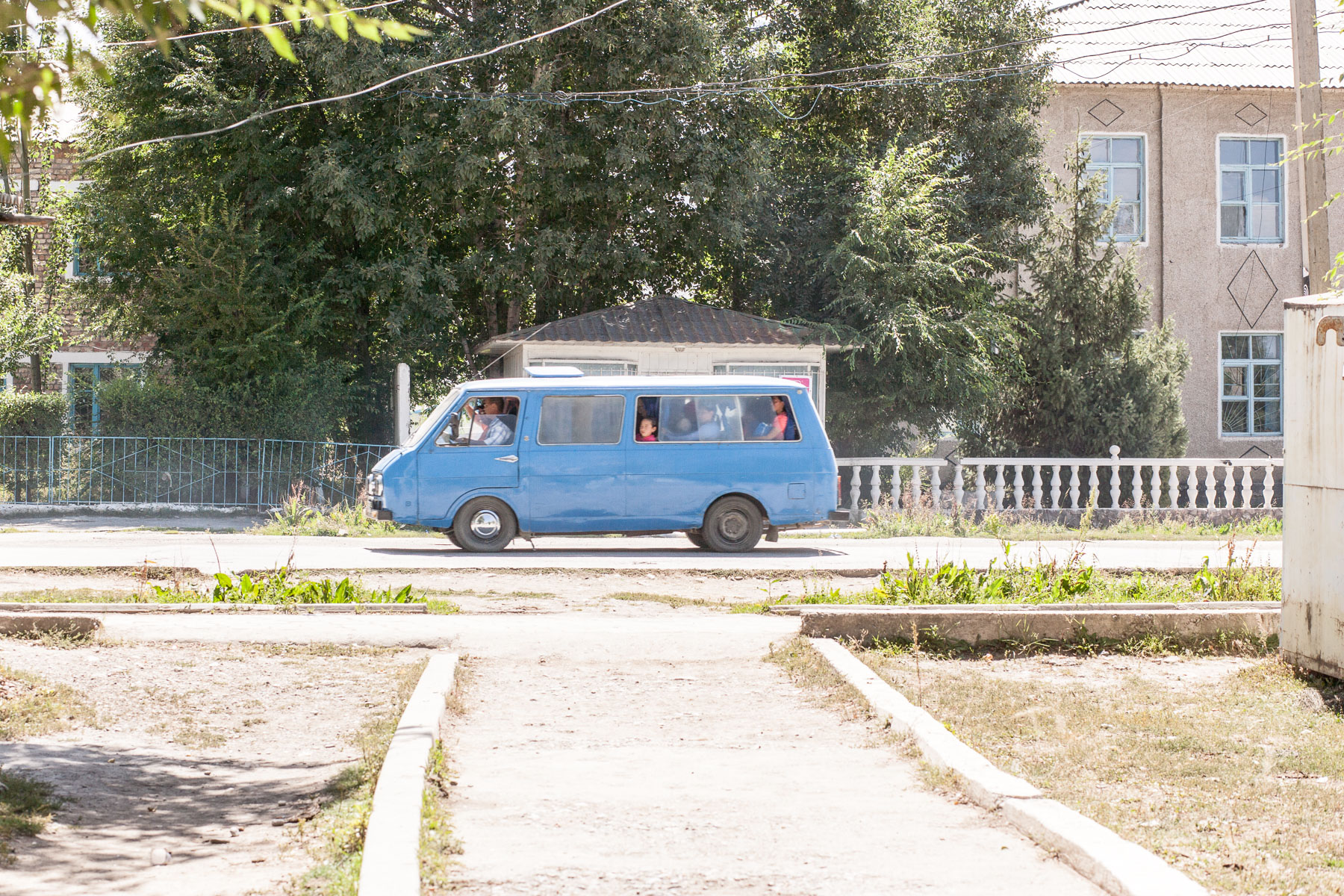 hyperfocale-daniel-fine-fenetre-rue-107.jpg At-Bashi - Kirghizistan fenetrerue